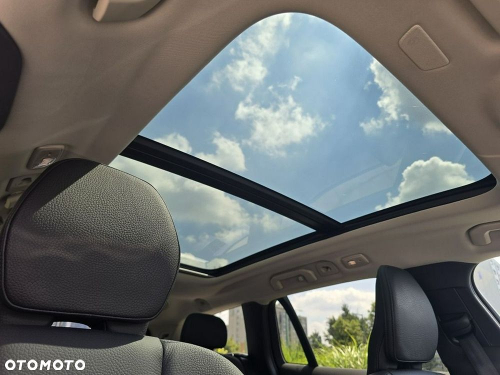 Volvo V60 B4 B DKG Plus Dark - 13