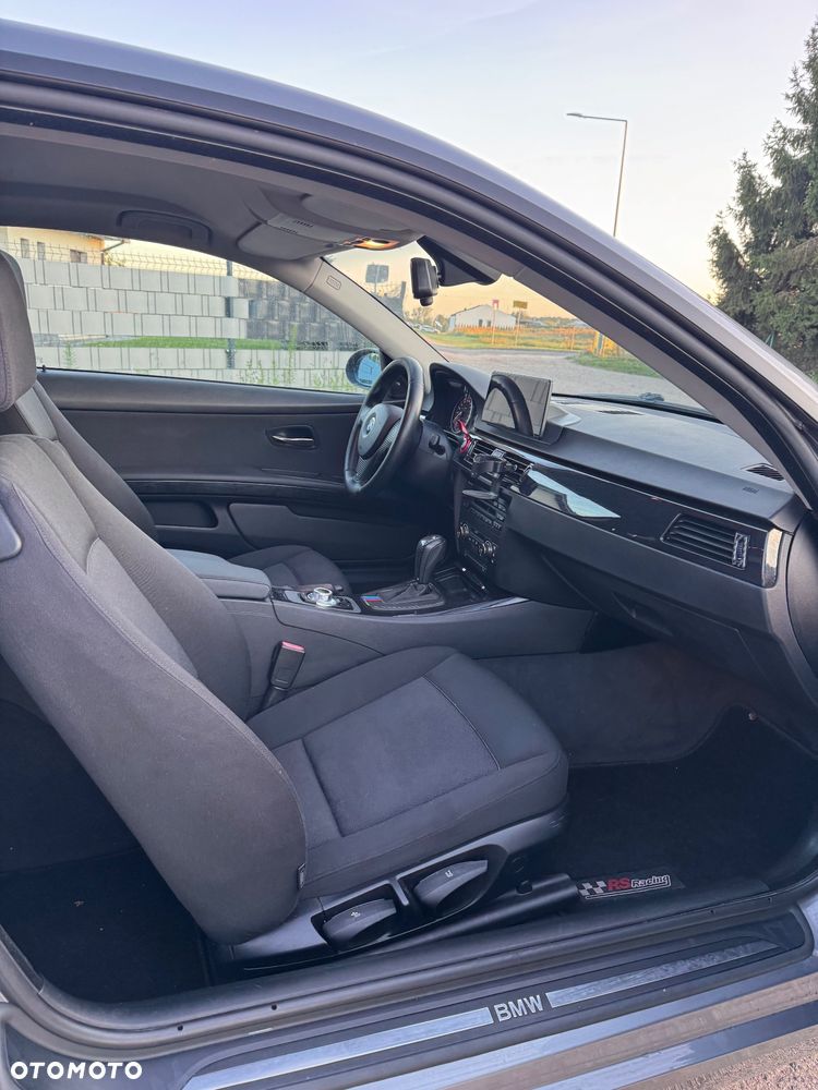 BMW Seria 3 320i - 23