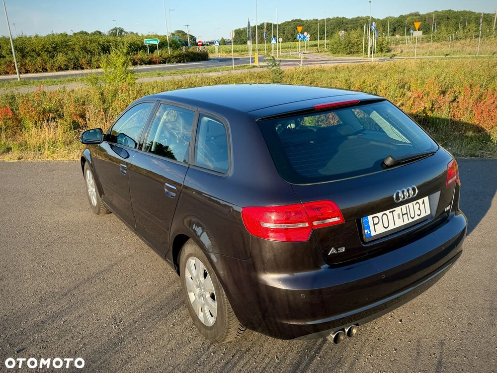 Audi A3 Sportback 1.6 TDI DPF Attraction - 4