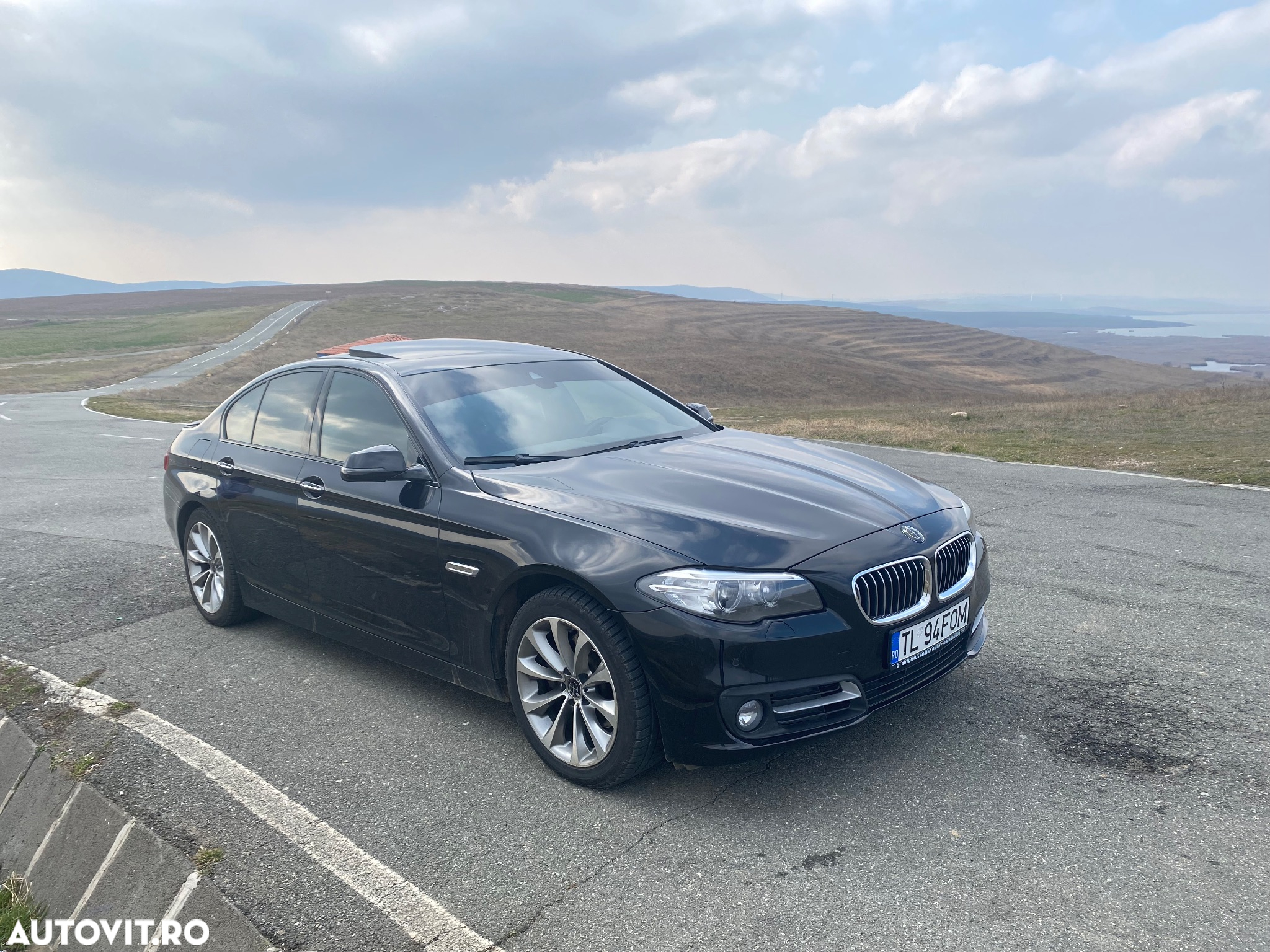 BMW Seria 5 520d xDrive AT - 13