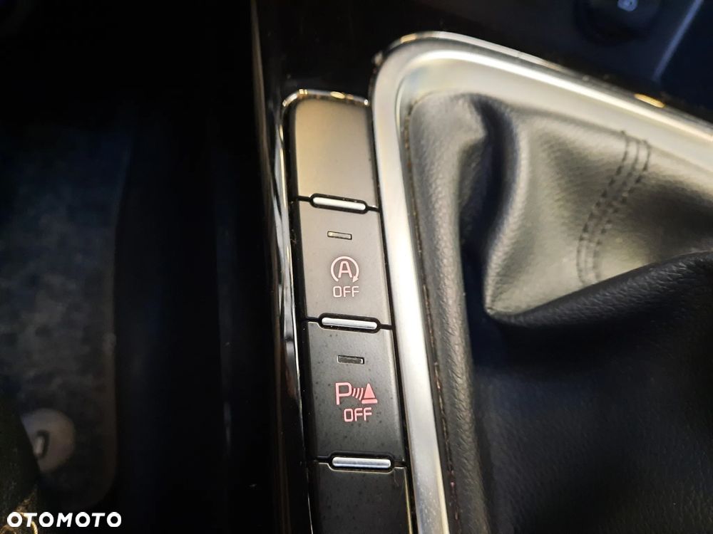 Kia Ceed 1.0 T-GDI 120 OPF Edition 7 - 29