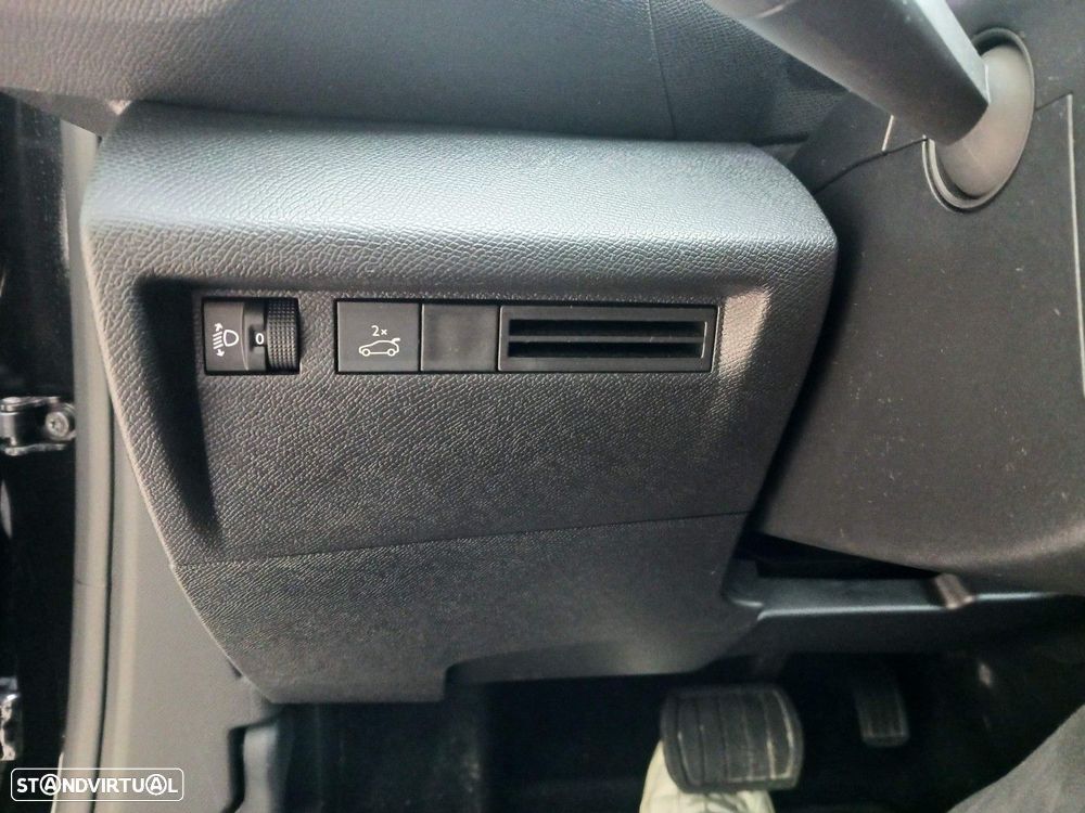 Citroën C4 X 1.2 PureTech Plus EAT8 - 20