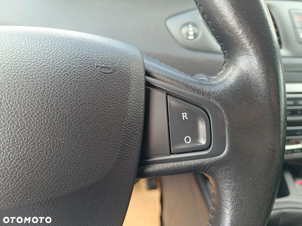 Renault Scenic 1.6 16V 110 TomTom Edition - 23