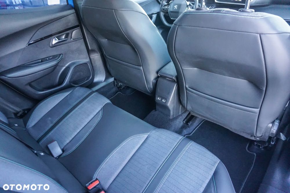 Peugeot 2008 1.2 PureTech Allure Pack S&S EAT8 - 32