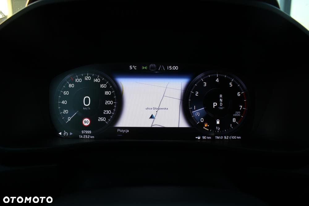 Volvo XC 40 - 25