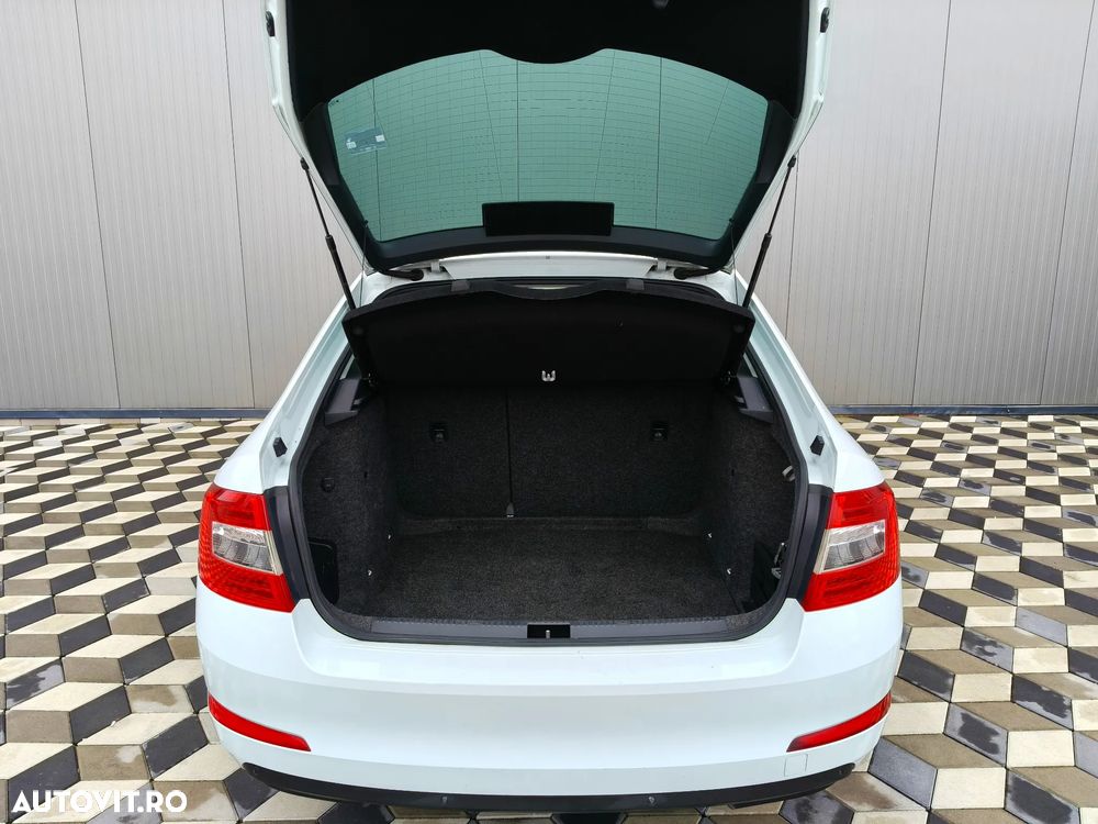 Skoda Octavia 2.0 TDI Style - 14