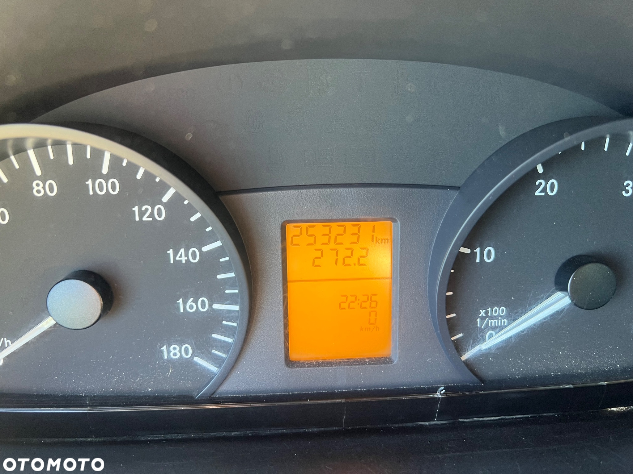 Mercedes-Benz Sprinter - 12