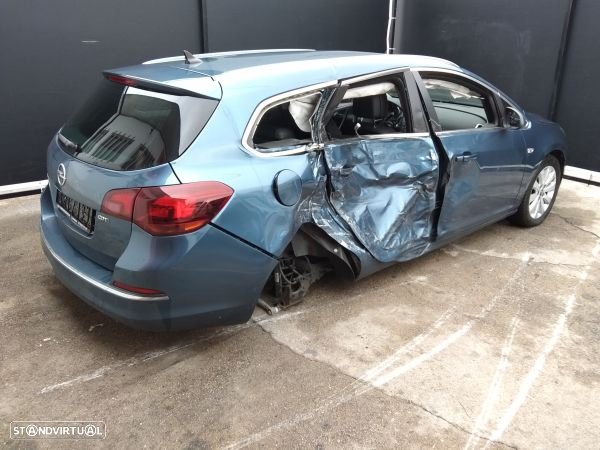 Para Peças Opel Astra J Três Volumes - 5