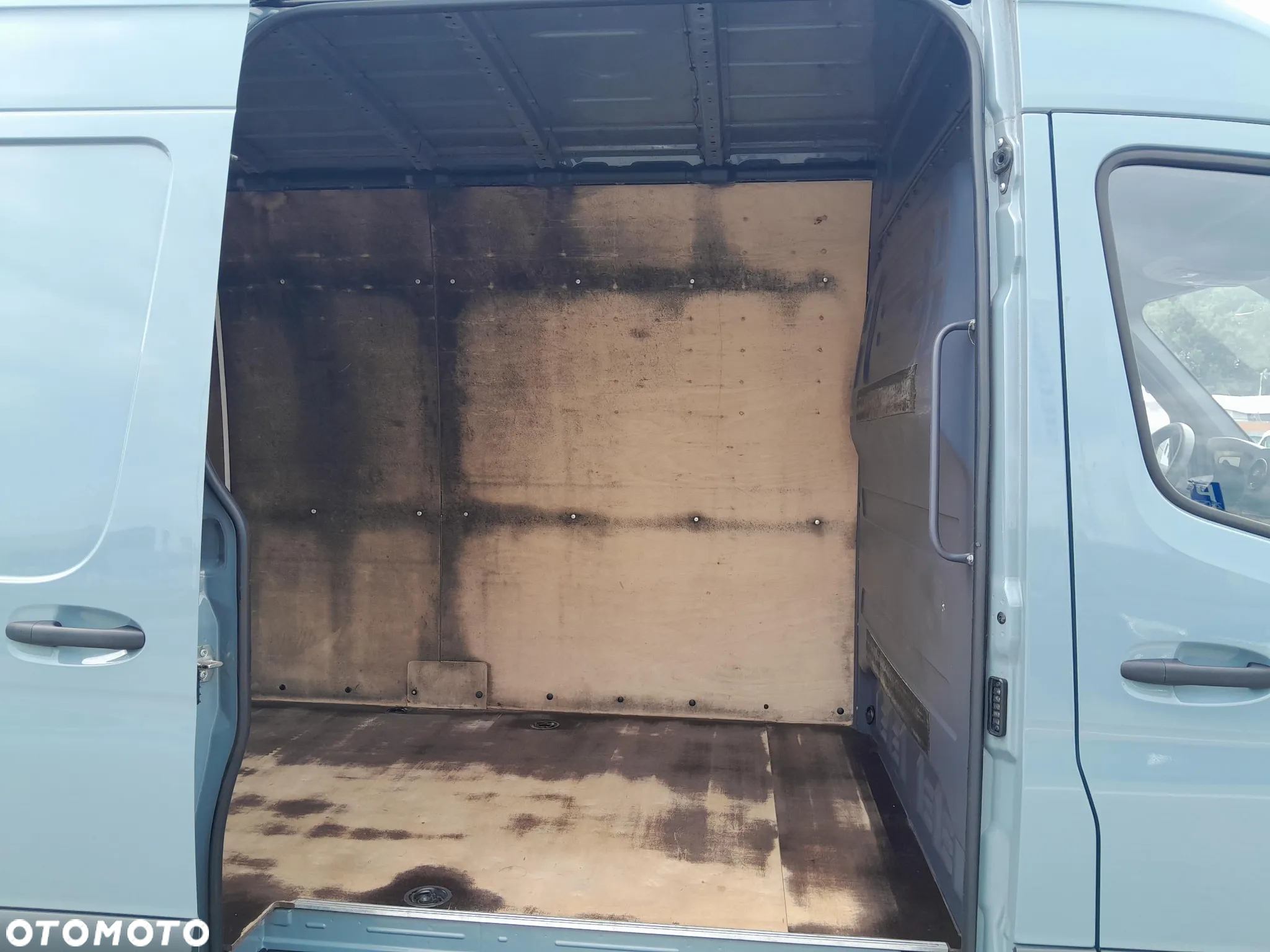 Mercedes-Benz Sprinter - 16
