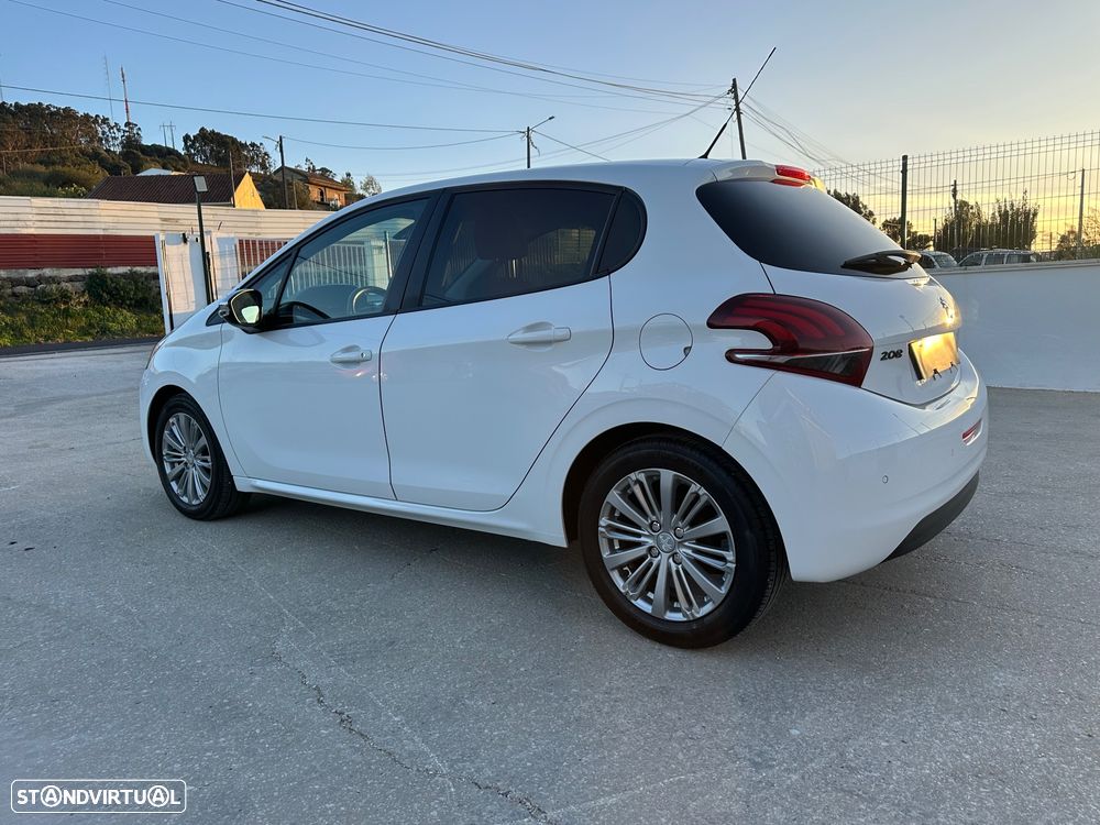 Peugeot 208 1.6 BlueHDi Style - 8