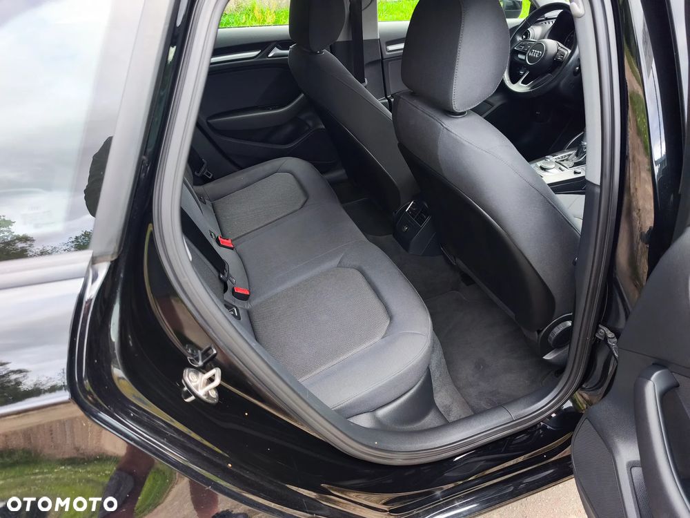 Audi A3 Sportback 35 TFSI S tronic - 12