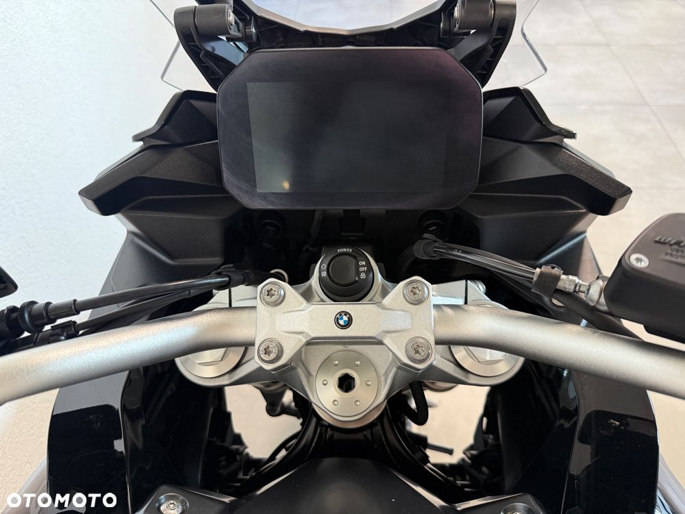 BMW XR - 8
