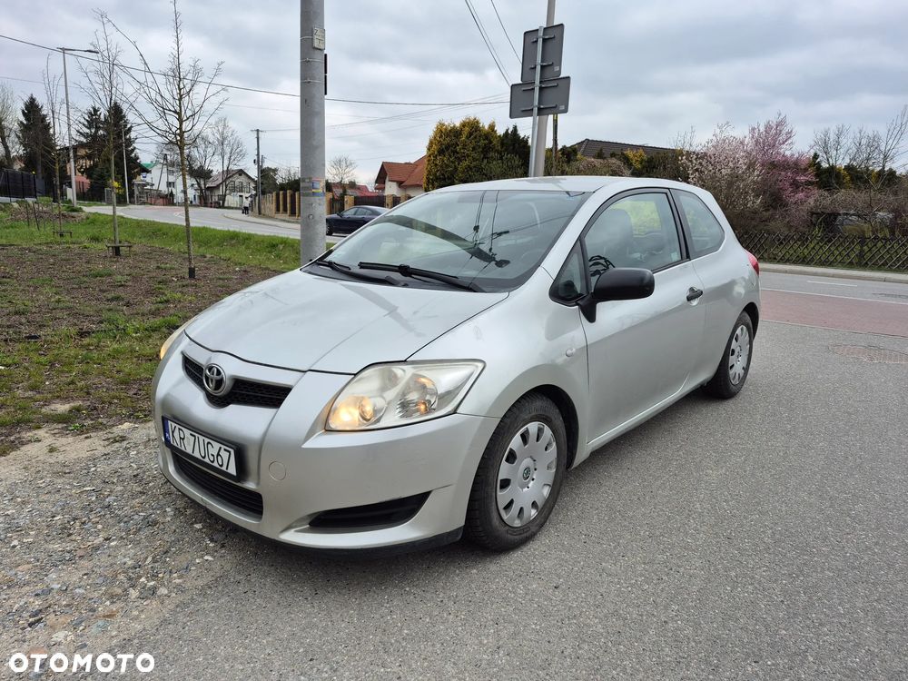Toyota Auris 1.33 VVT-i Terra - 1