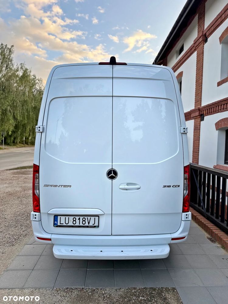 Mercedes-Benz Sprinter 907.235 - 30