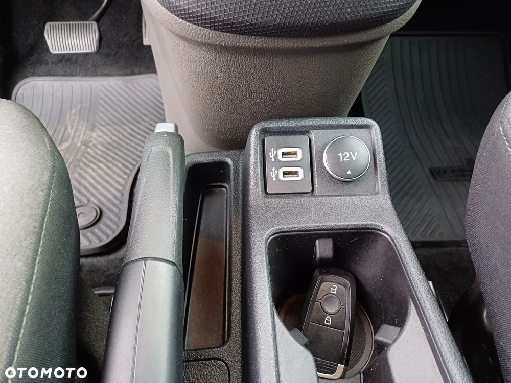 Ford Tourneo Connect - 19