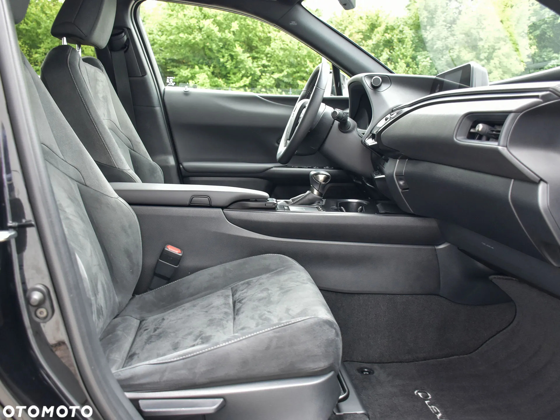 Lexus UX 200 GPF Business 2WD - 15