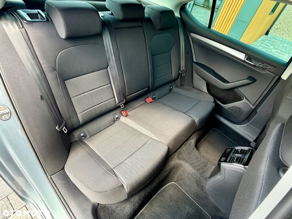 Skoda Superb 1.8 TSI Ambition DSG - 27