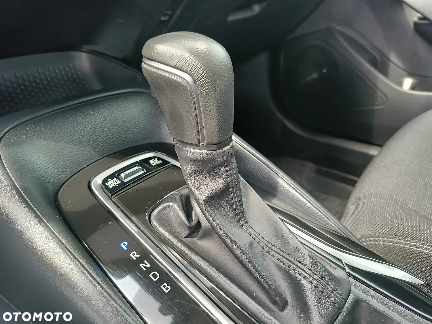 Toyota Corolla 1.8 Hybrid Comfort - 12