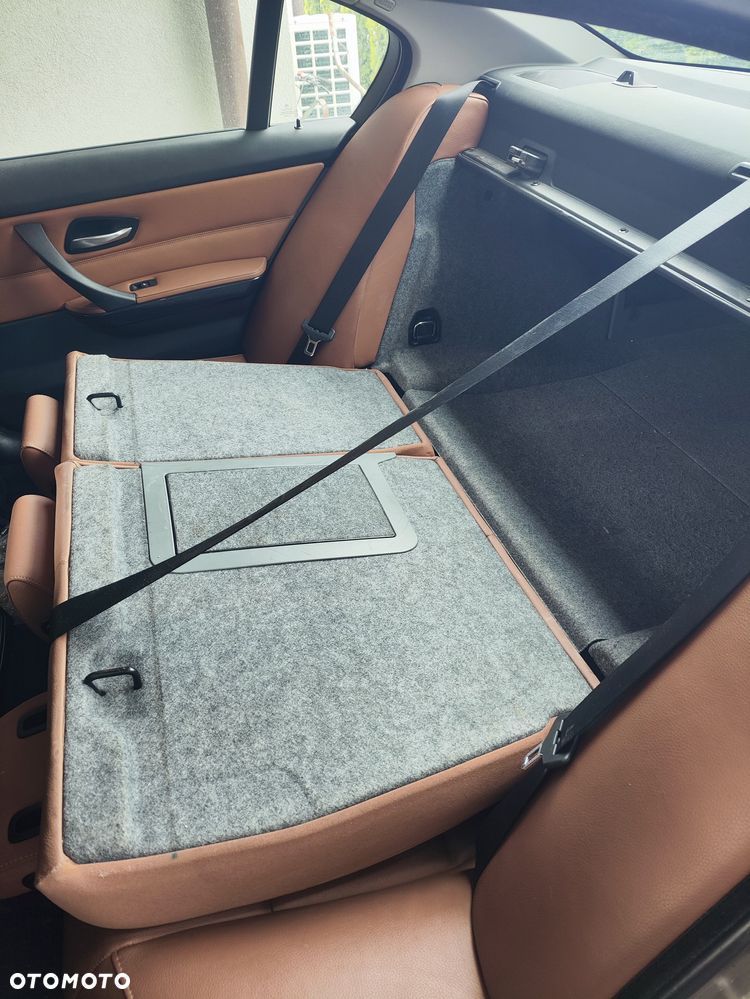 BMW Seria 3 325i xDrive - 11