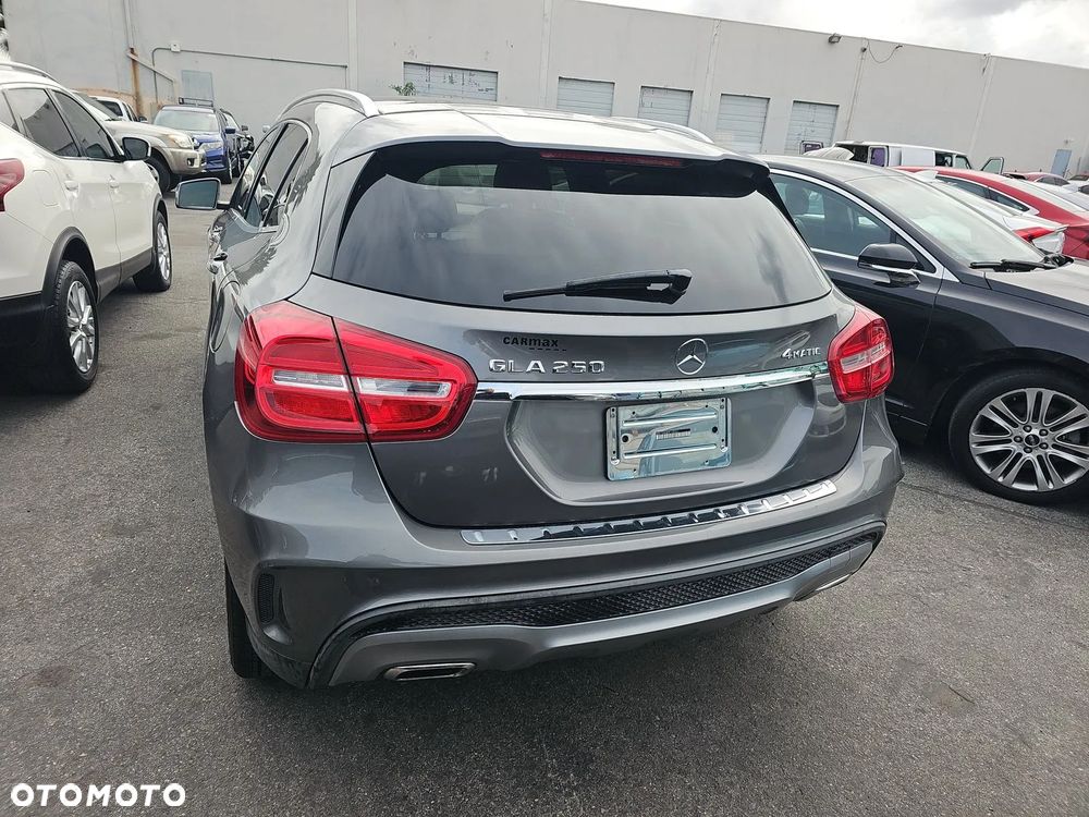 Mercedes-Benz GLA 250 4Matic 7G-DCT AMG Line - 6