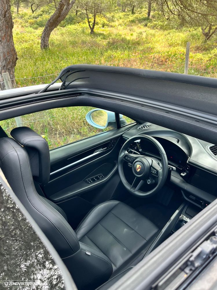 Porsche Macan Electric - 12