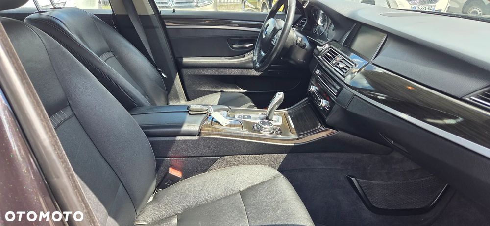 BMW Seria 5 520d xDrive Luxury Line - 12