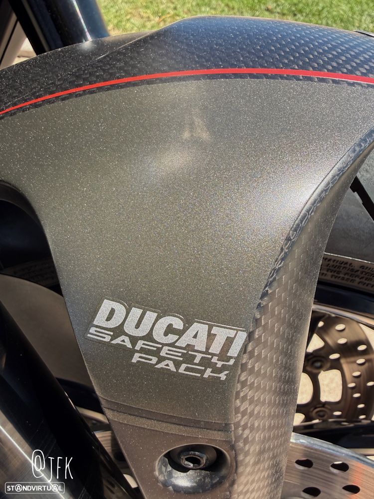 Ducati Diavel Carbon Edition Exclusive - 27