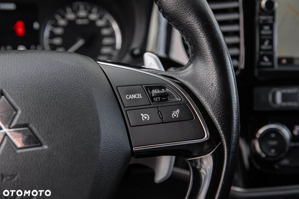 Mitsubishi Outlander 2.2 DID Intense + 4WD - 20