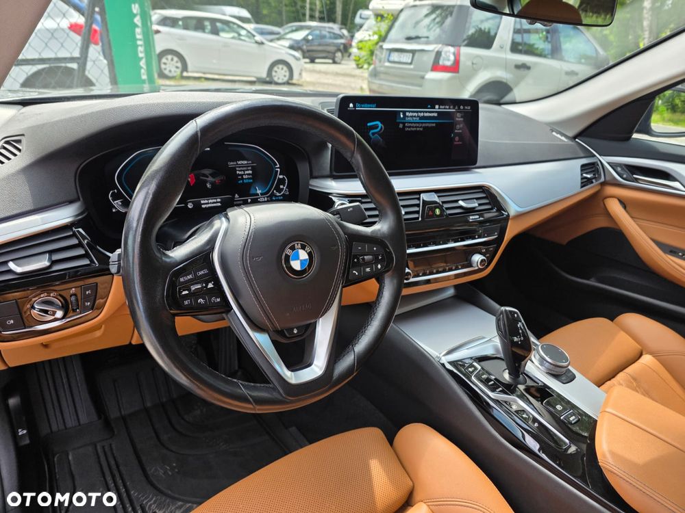 BMW Seria 5 520e Luxury Line - 17