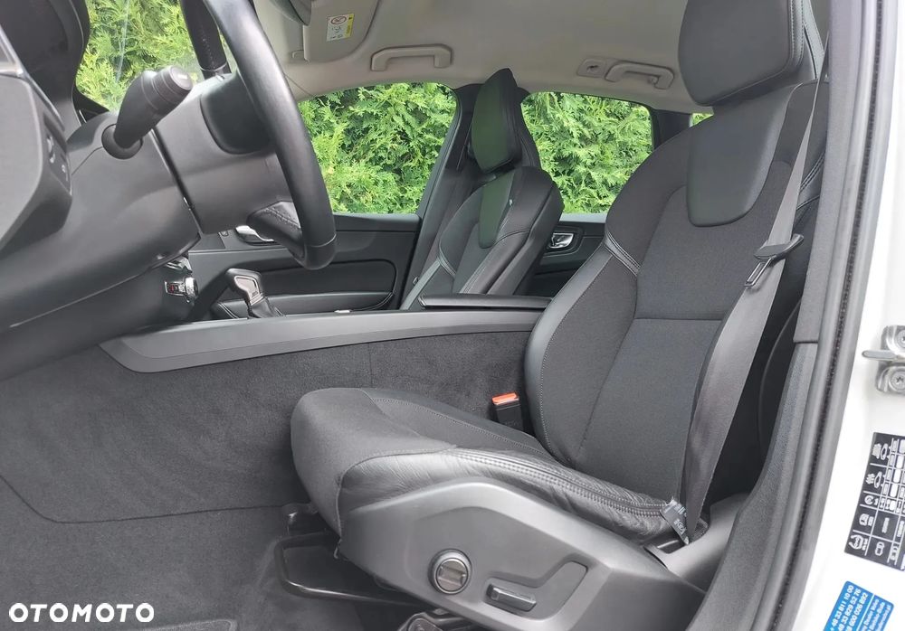 Volvo XC 60 D4 SCR R-Design - 5