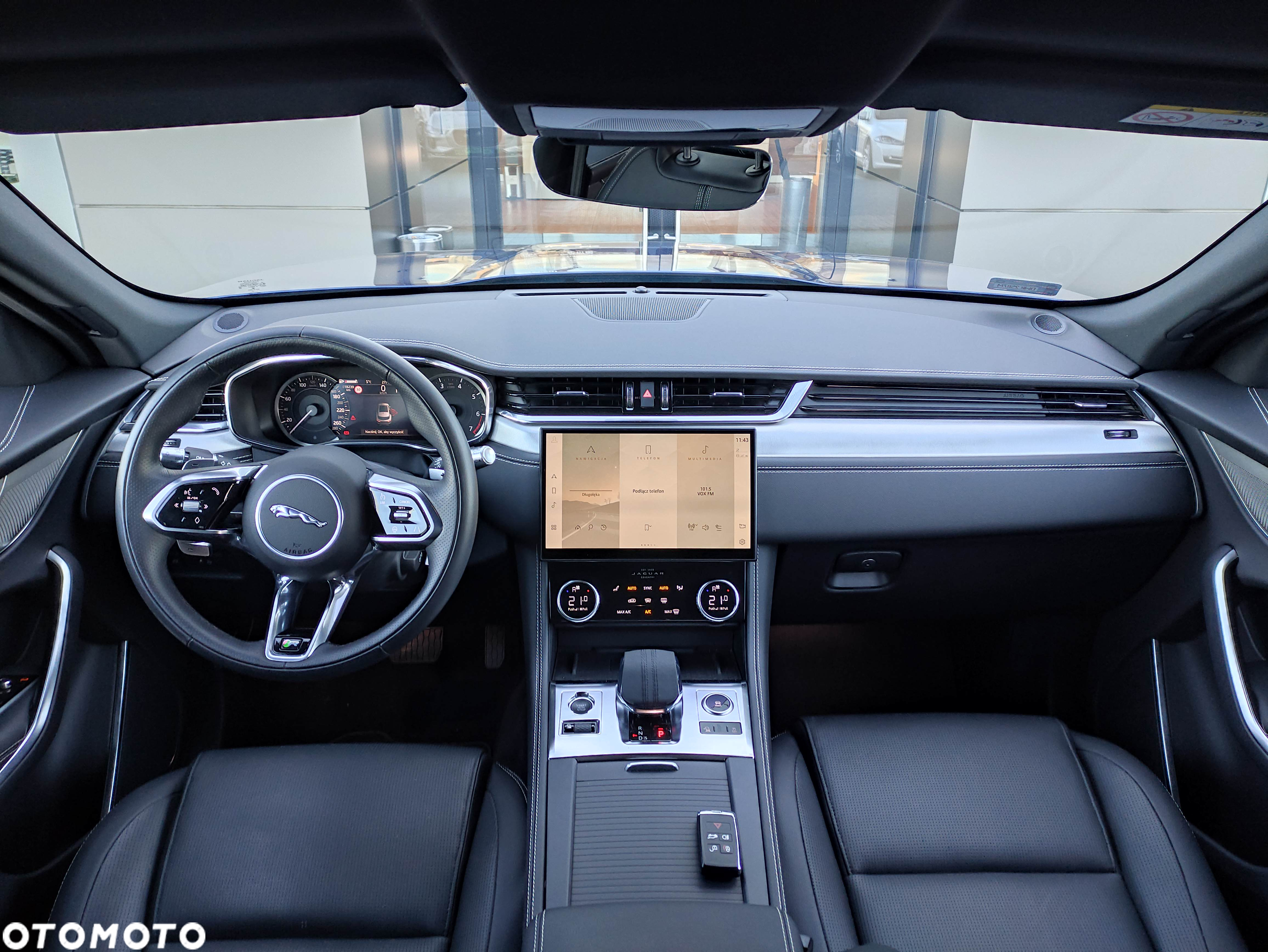 Jaguar F-Pace - 13