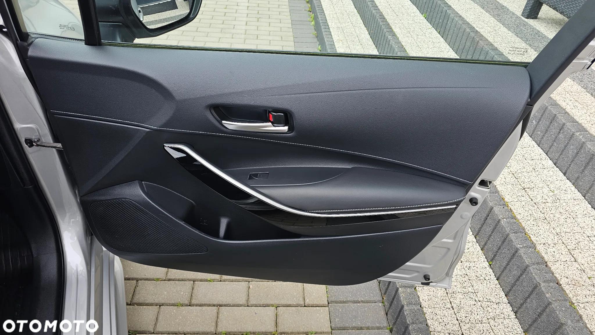 Toyota Corolla 1.8 Hybrid Business Edition - 11