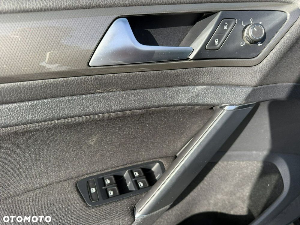 Volkswagen Golf Variant 1.6 TDI SCR DSG Join - 26