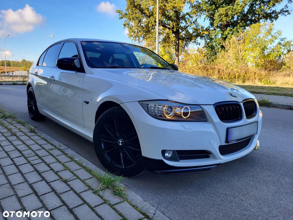 BMW Seria 3 2011 photo 3