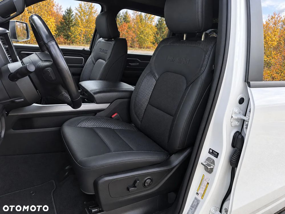 RAM 1500 Crew Cab Shortbed Bighorn - 17