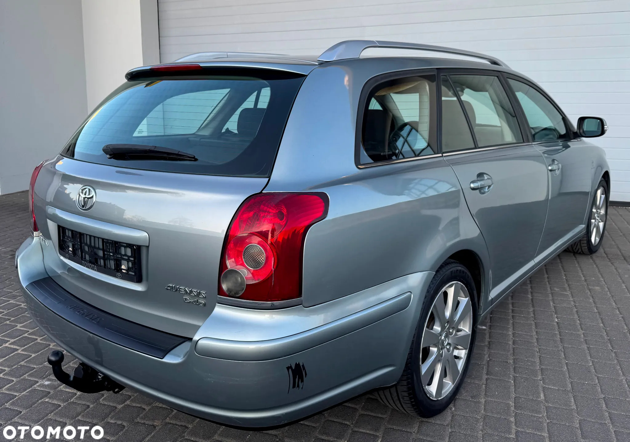 Toyota Avensis 2.2 D-4D Combi Executive - 3