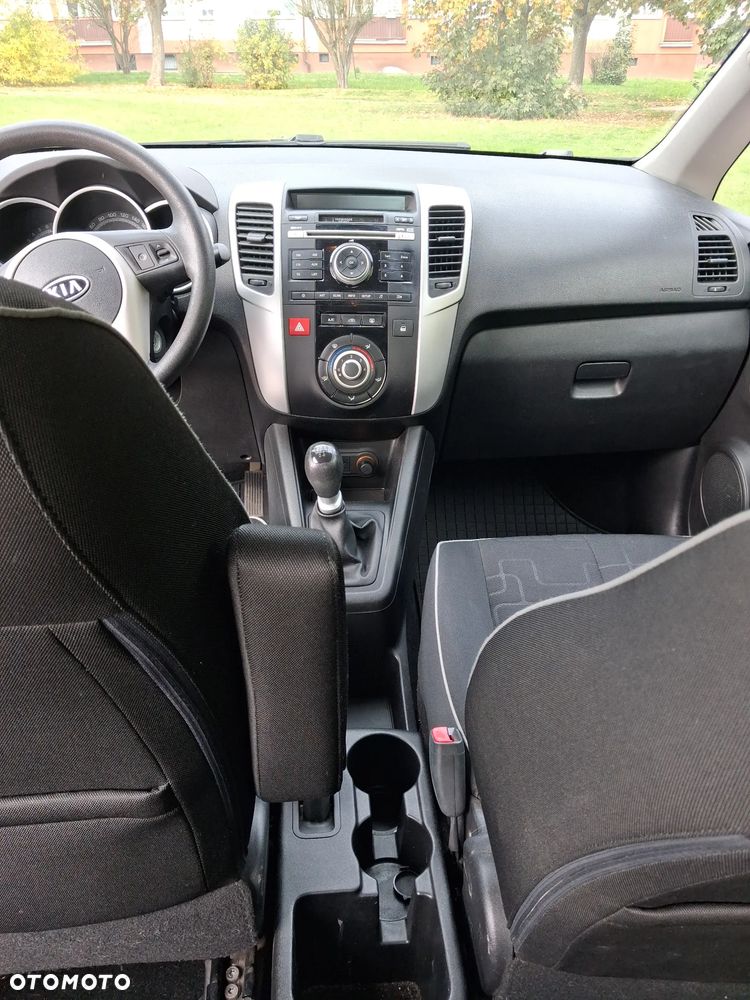 Kia Venga - 8