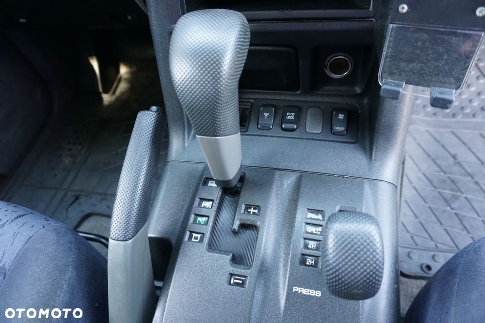 Mitsubishi Pajero 3.2 DID 7os (lea) - 23