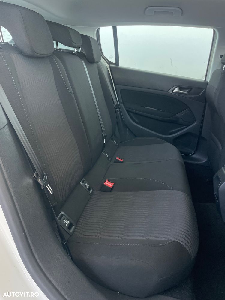 Peugeot 308 1.2 VTi Active - 32