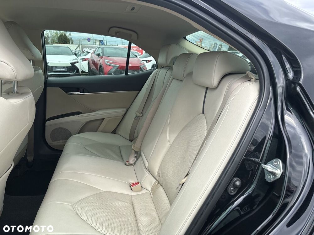 Toyota Camry 2.5 Hybrid Comfort CVT - 14