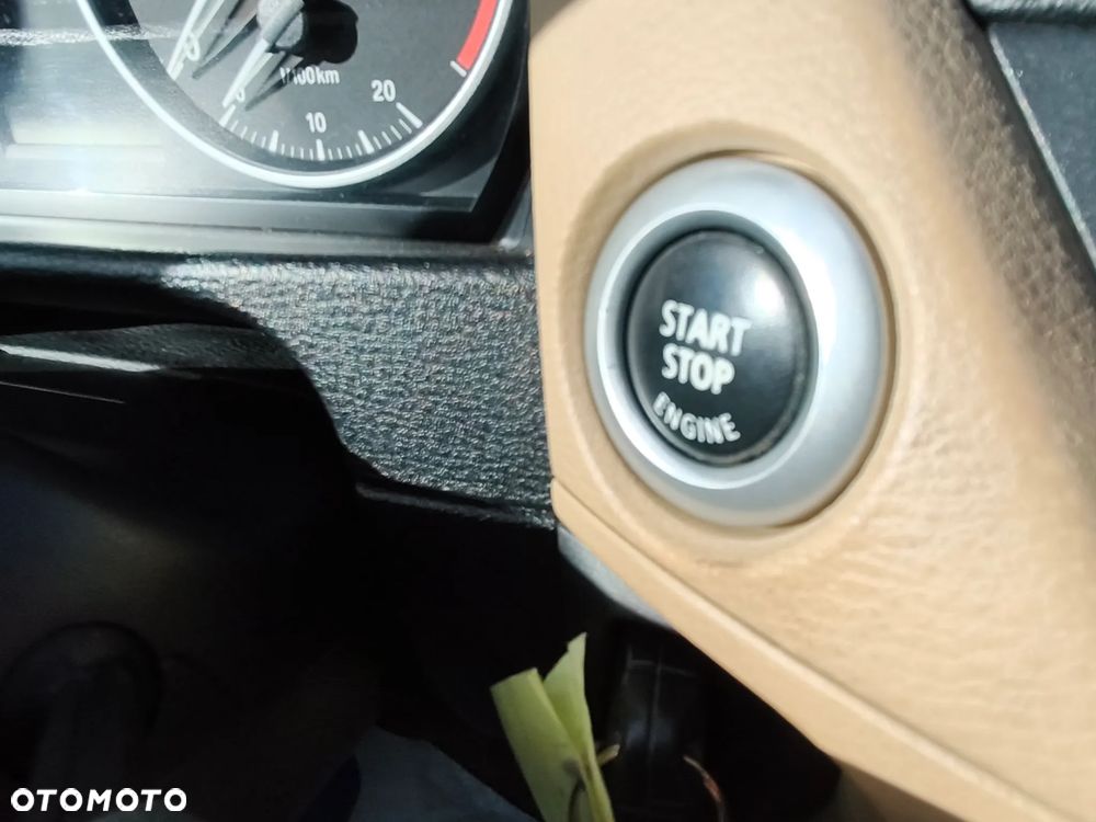 BMW X1 xDrive18d - 21