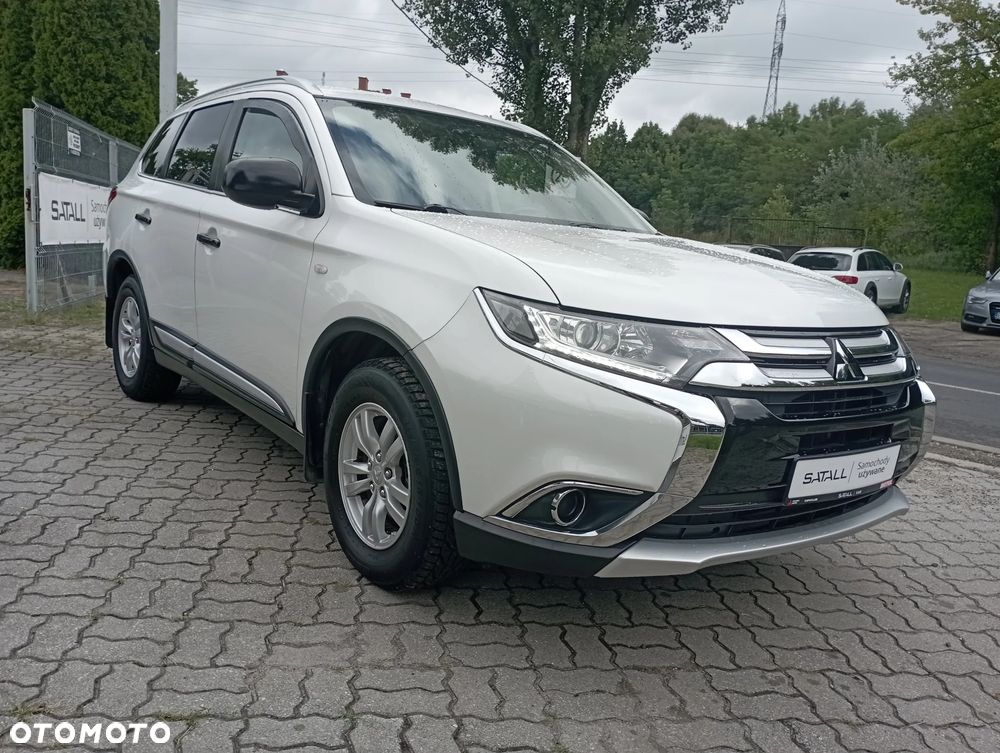 Mitsubishi Outlander 2.0 Invite + 2WD - 1