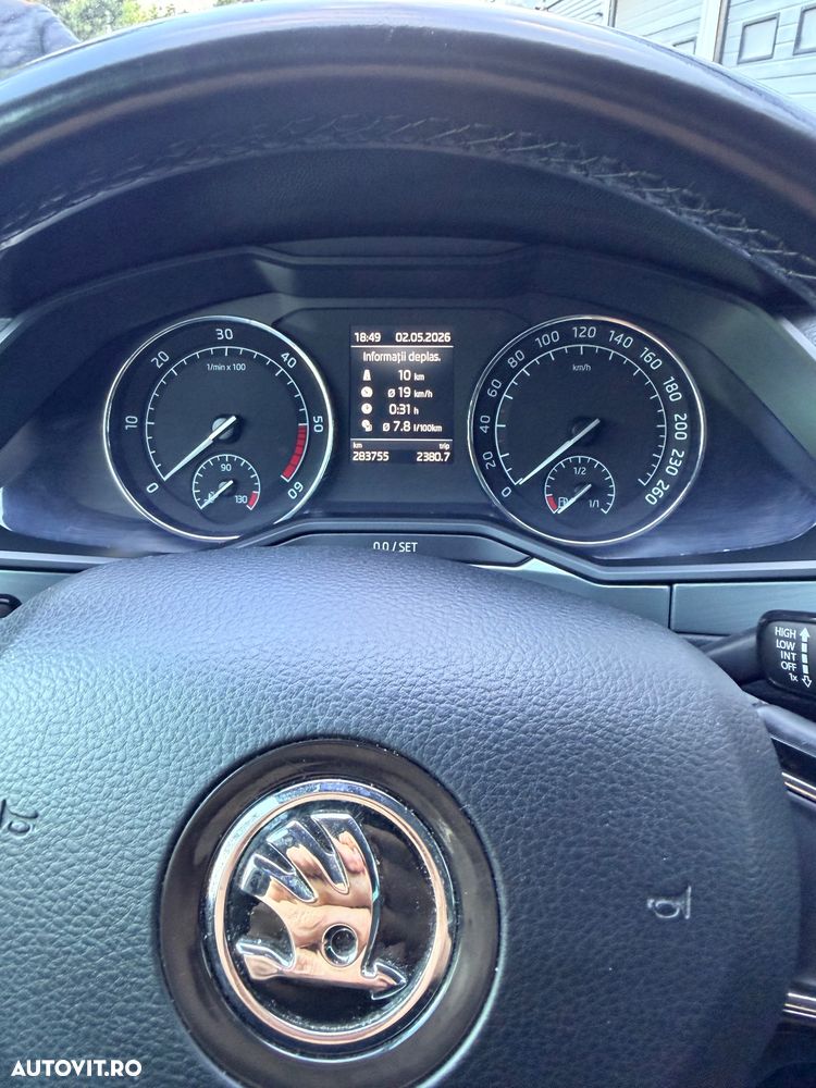 Skoda Superb 2.0 TDI DSG Ambition - 6