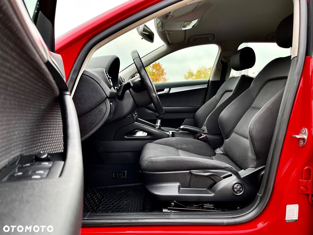 Audi A3 Sportback 1.6 S line Sportpaket plus - 16