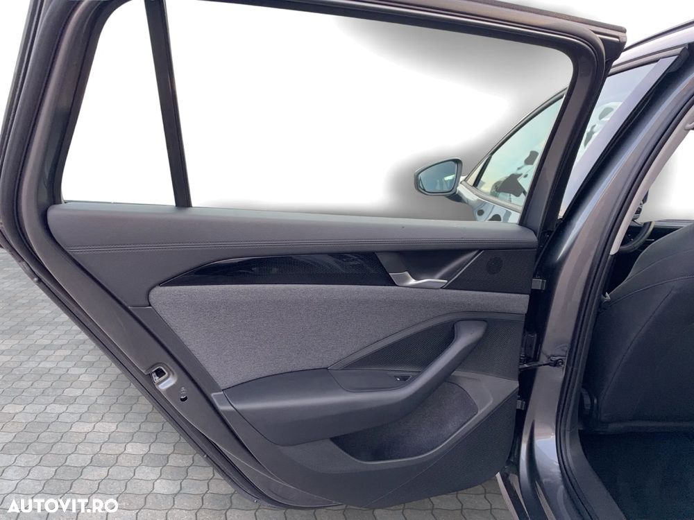 Volkswagen Passat 1.5 eTSI DSG MHEV Base - 28