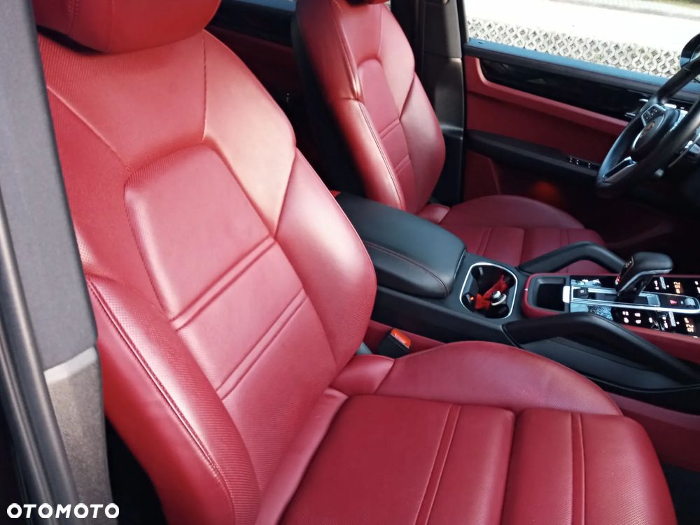 Porsche Cayenne Standard - 28