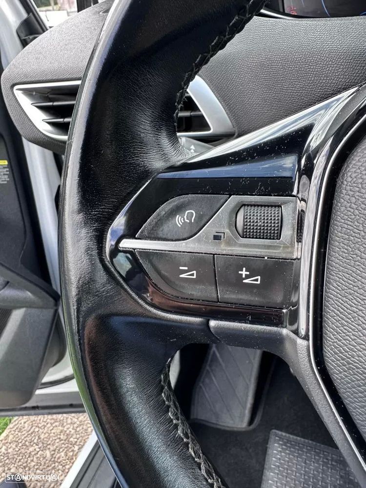 Peugeot 5008 1.2 PureTech Allure Pack - 41