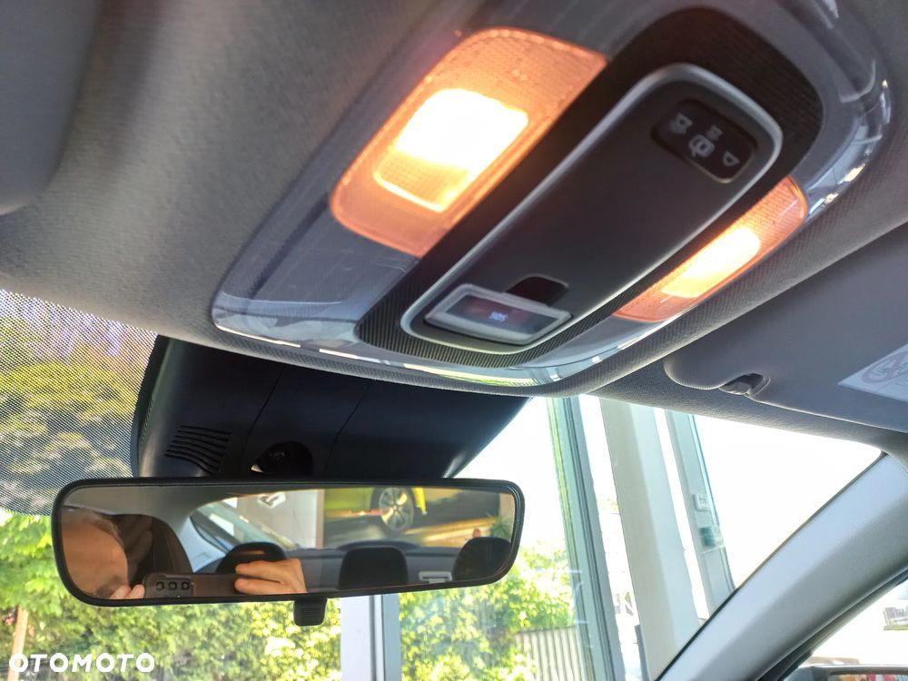 Hyundai Elantra 1.6 Smart CVT - 32