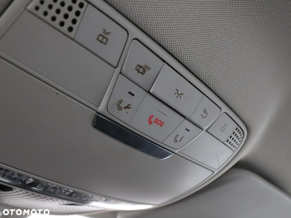 Mercedes-Benz Klasa C 180 - 36