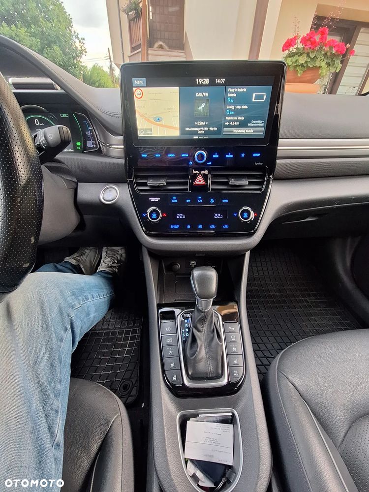 Hyundai IONIQ - 4